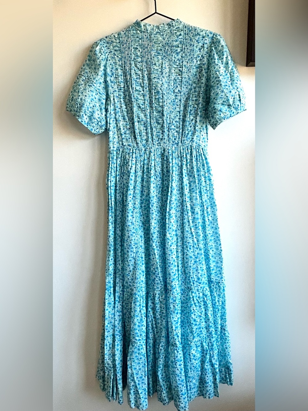 Dôen Haleigh Dress in the "Bleu Daisy Fields" print - Picture 2 of 6